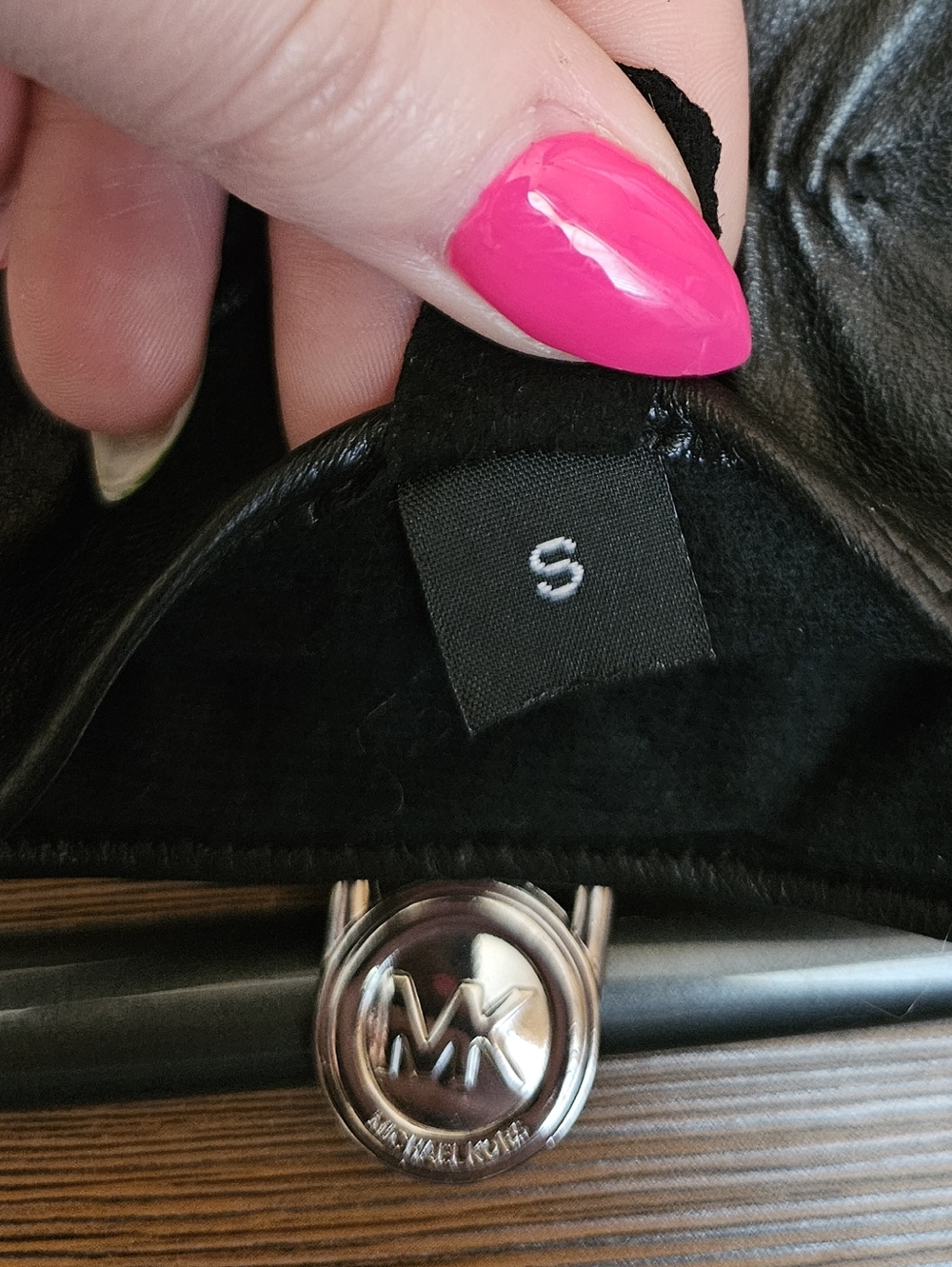 Michael Kors Women's Black Quilted Leather Gloves, Size S - Picture 7 of 7